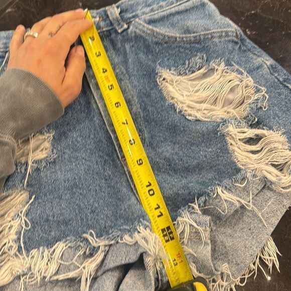 Vintage Lee Blue Distressed Jean Shorts - Picture 5 of 7